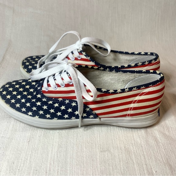 Keds Women’s Sz 7.5 Patriotic American Flag Sneaker Star’s and  Stripes Terry - Picture 4 of 9